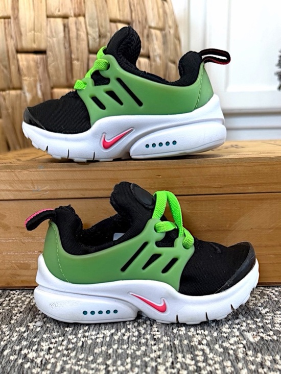 Nike Other - Nike Kids Black & Green Sneakers with Pink Swoosh